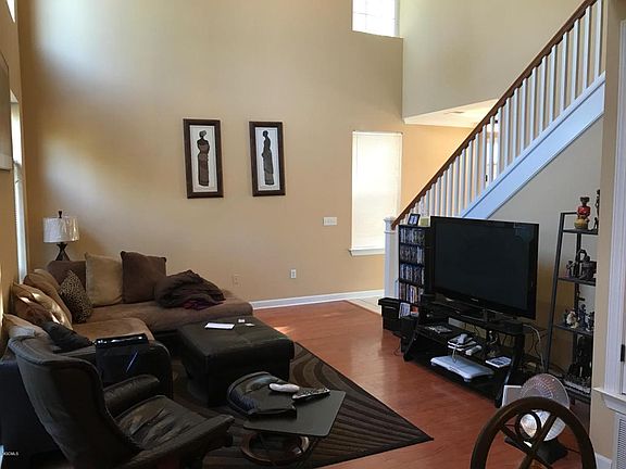 3rd image of 185 Saint Jude St