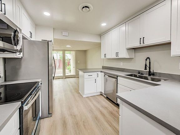 4th image of 2905 David Ave