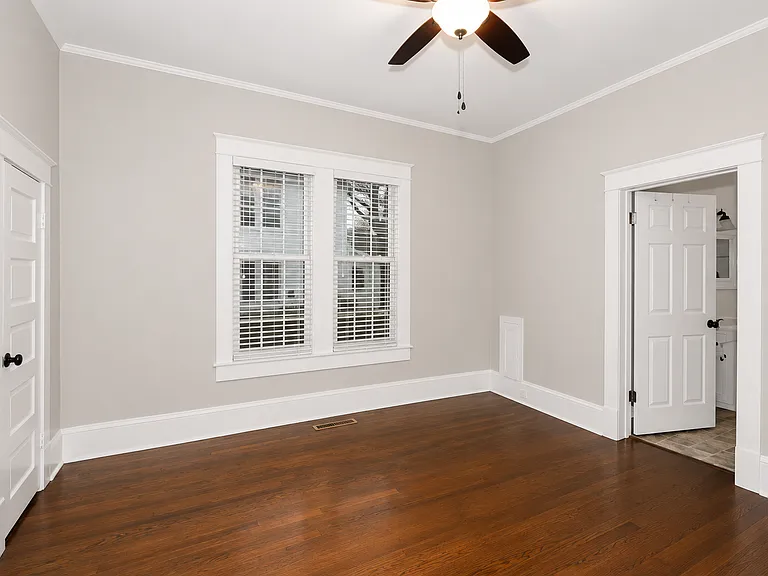 506 S Main St — Photo 13