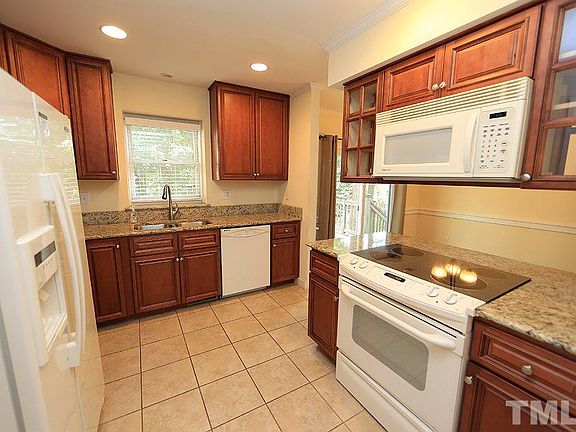 5th image of 2308 Tamarack Ct