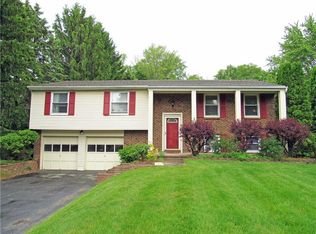 900 Copperkettle Rd, Webster, NY 14580