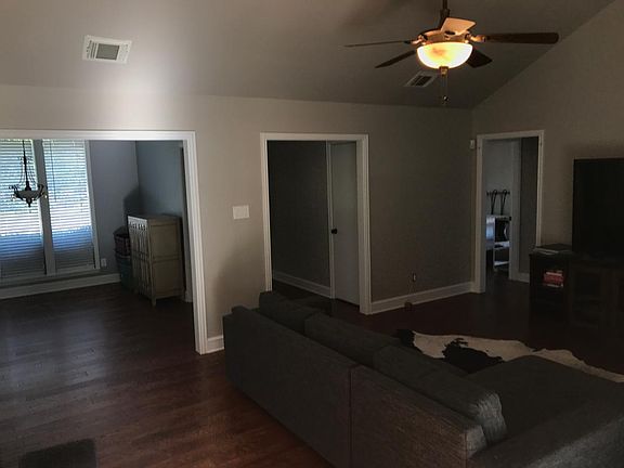 4th image of 1036 Summerplace Ln