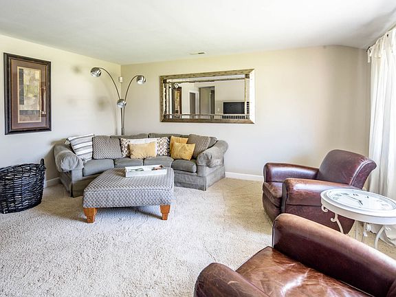 2nd image of 52812 Arbor Dr