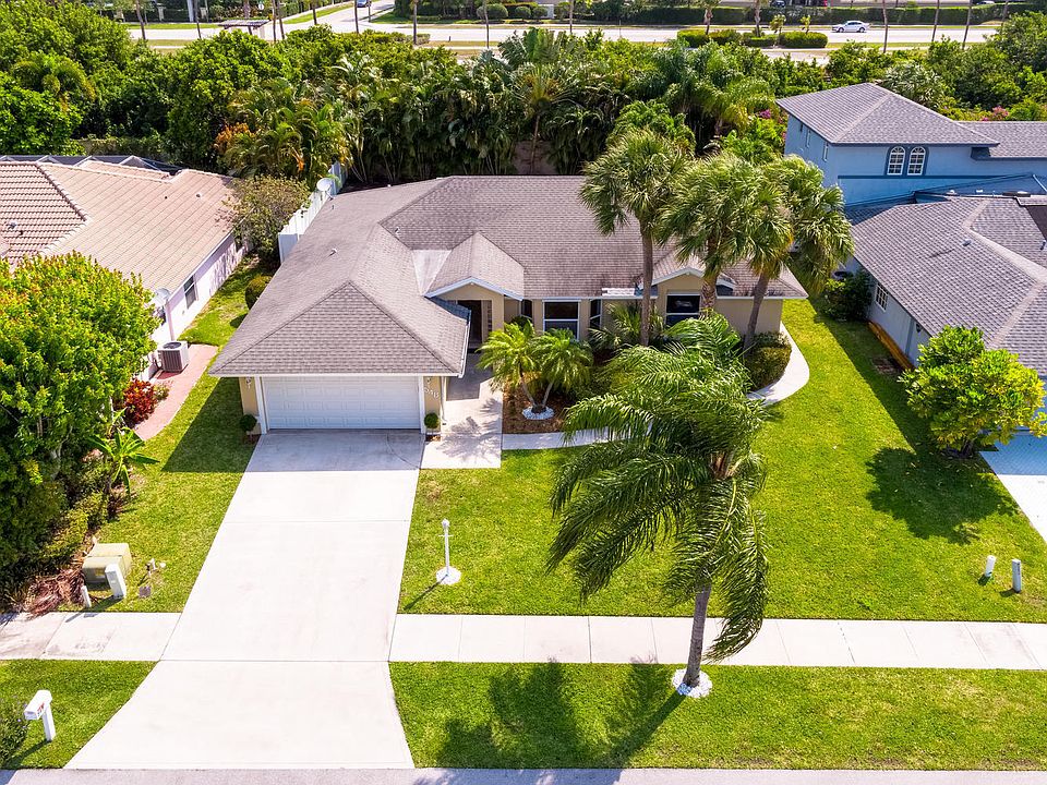 1st image of 548 N Cypress Dr