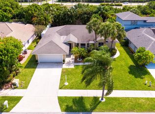 548 N Cypress Dr, Tequesta, FL 33469