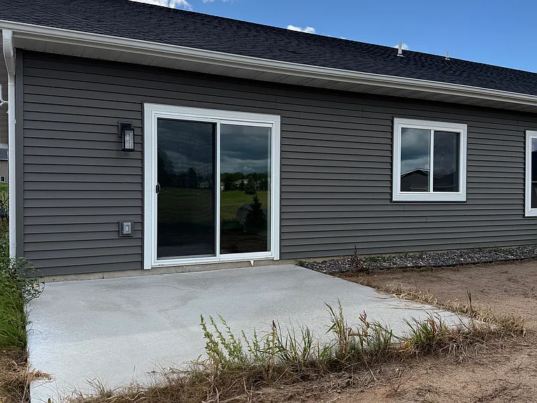 1223 Wisteria Ln — Photo 3