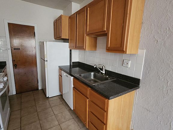 5th image of 9823 Lake Ave #B406