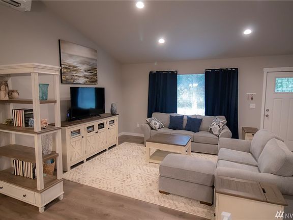 4th image of 231 E Annas Way