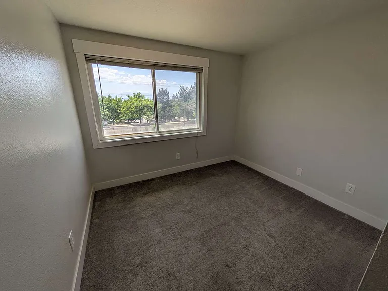 838 S Roberta St #1 — Photo 17