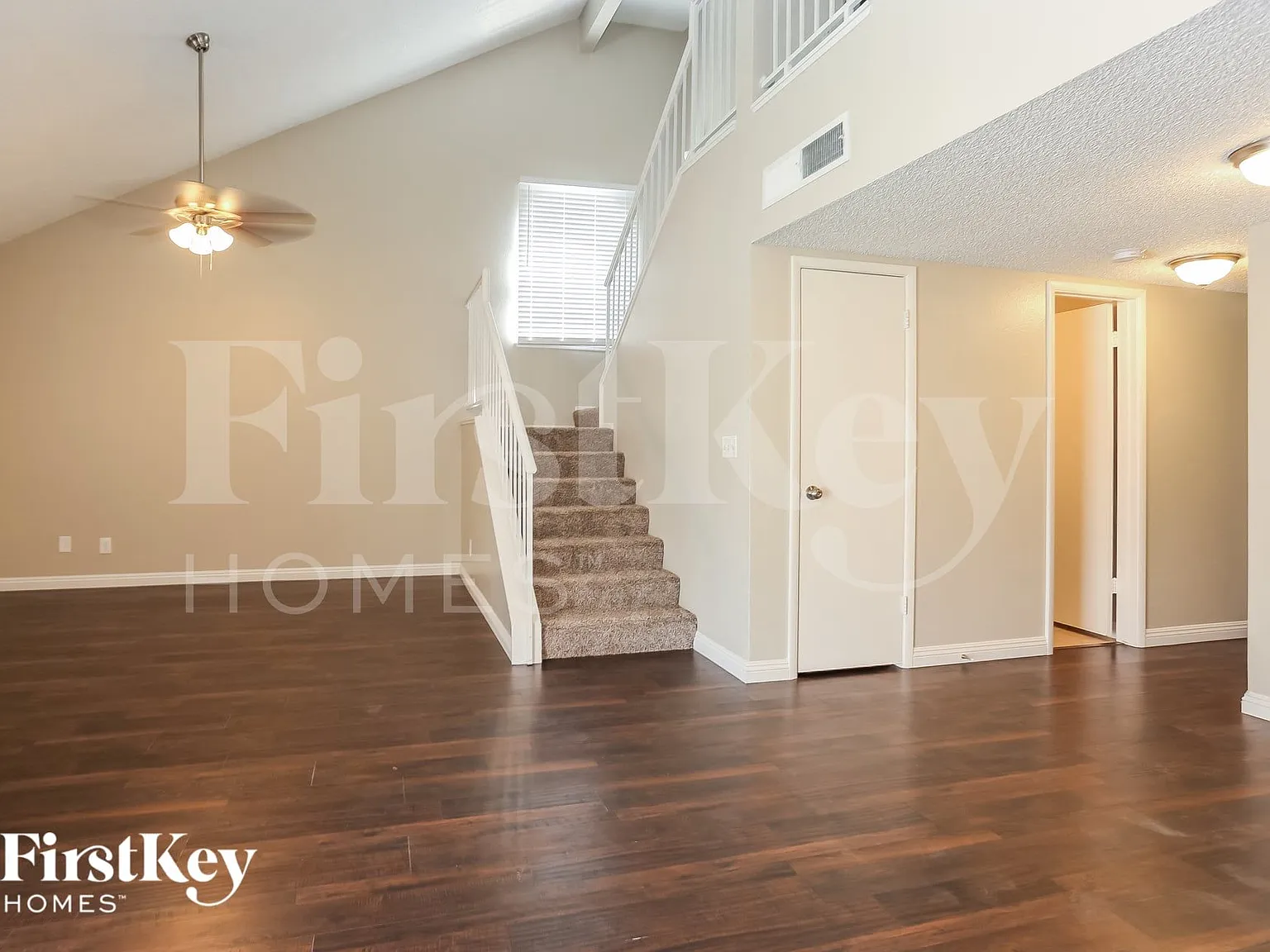 3 bed, 2.0 bath, 1370 sqft, $2,215 — Photo 3
