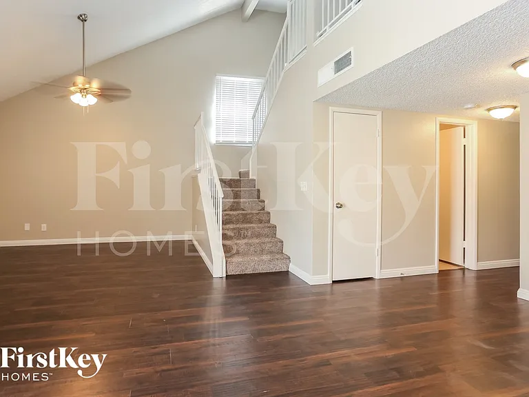 6612 Wheelbarrow Peak Dr — Photo 3