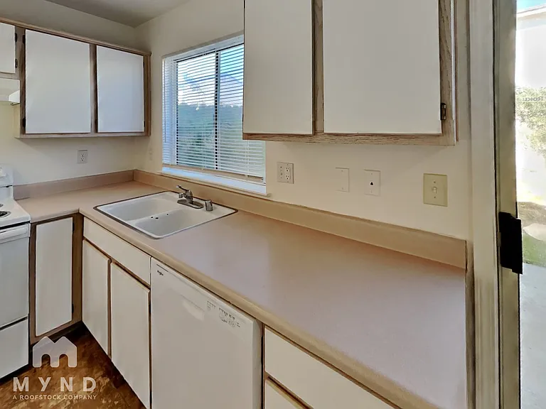 506 Northgate Dr #C — Photo 7