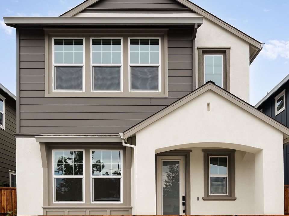 121 Amanda Way - Move-In Ready!