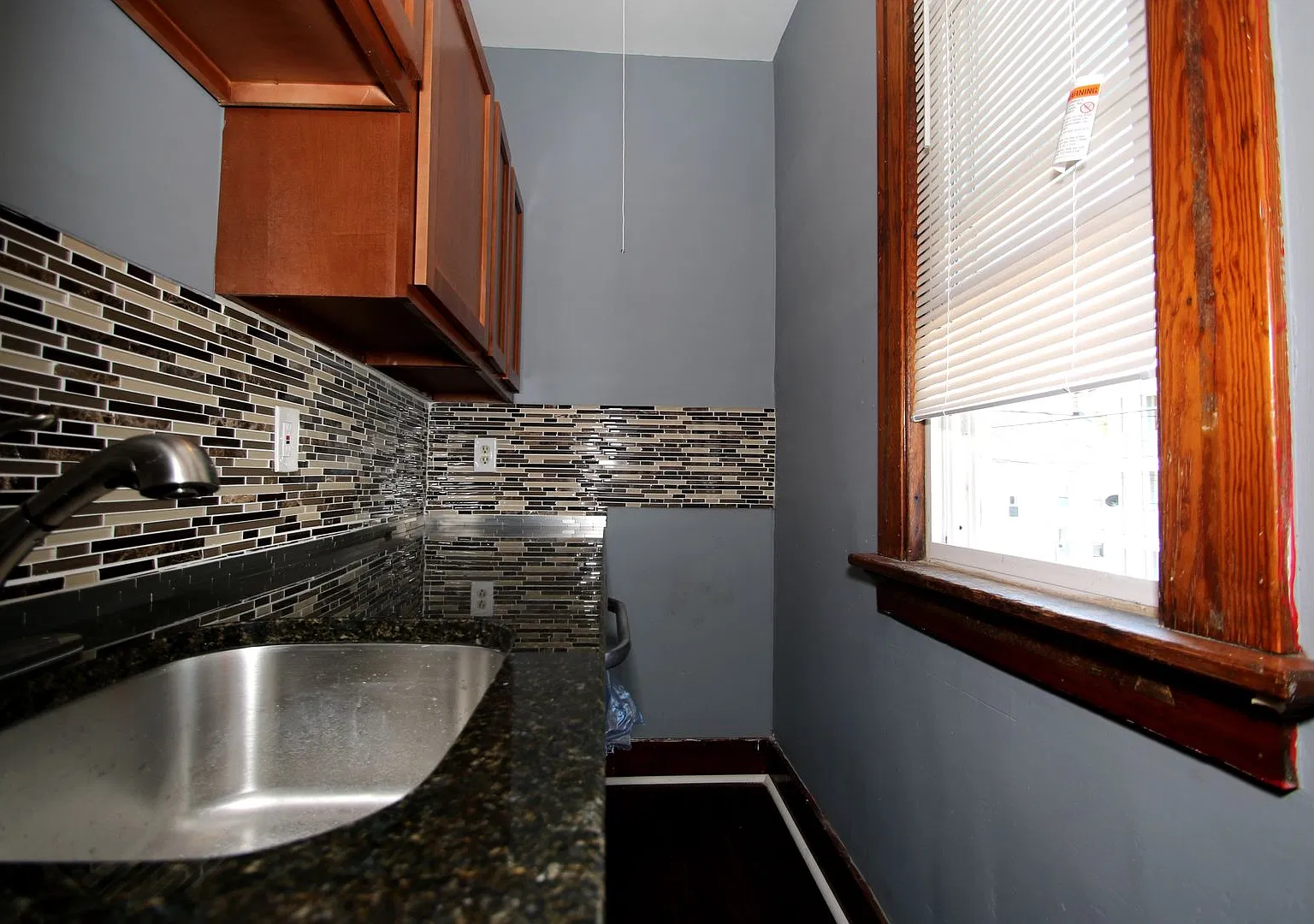 No Security Deposit! — Photo 2