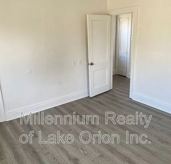 638 Joslyn Ave — Photo 10