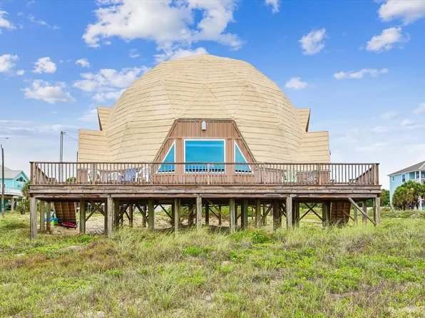 1048 W Gorrie Dr, Saint George Island, FL 32328