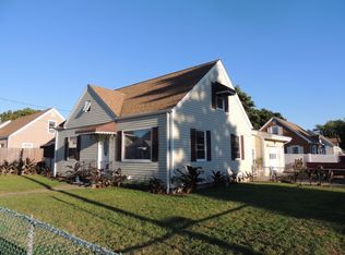 73 Stearns St, Pawtucket, RI 02861