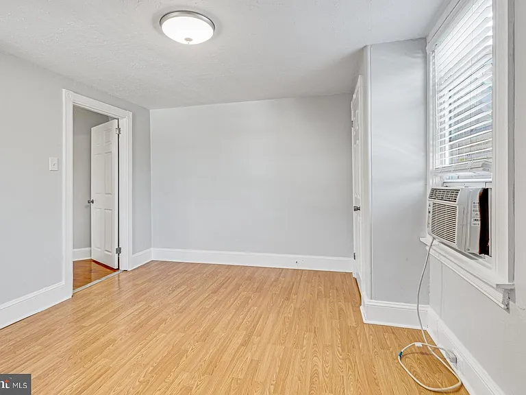 158 Montgomery Ave #3 — Photo 13