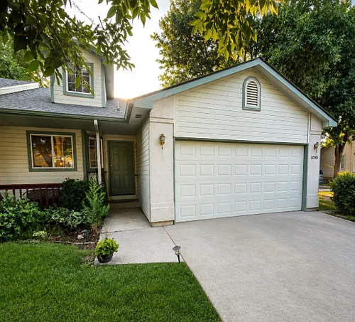 3310 N Dove Pl Photo 1