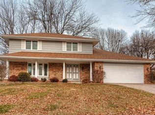 4213 Western Hills Dr, West Des Moines, IA 50265