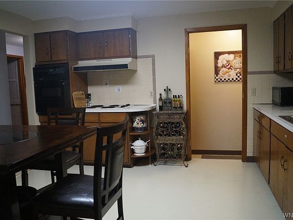 2nd image of 66 Harbour Ln