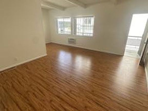 2nd image of 1219 Granville Ave APT 5