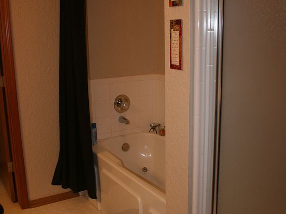 Master Bath (Right)