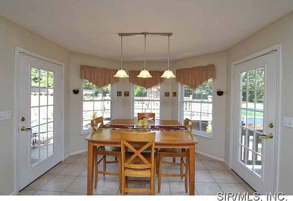 5th image of 4731 Paule Ln