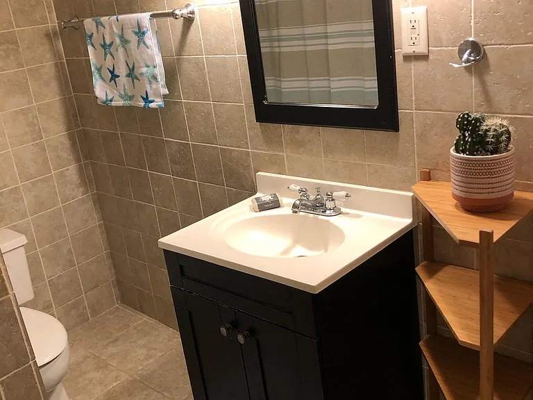 2651 N Wilton Ave #2F — Photo 8