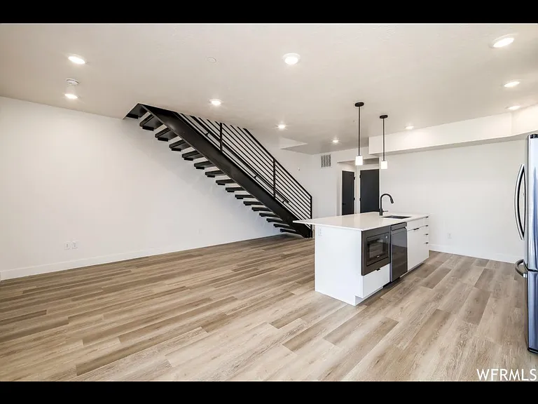 933 S Washington St #111 — Photo 3
