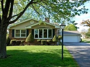 1004 61st St, Downers Grove, IL 60516