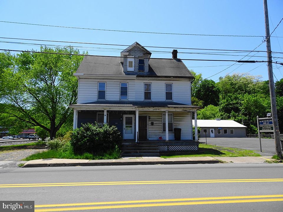 1st image of 412 N Logan Blvd