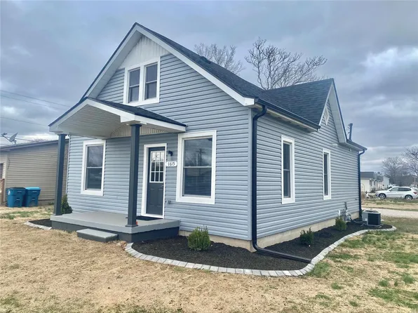 1615 Rock Hill Rd, Wood River, IL 62095