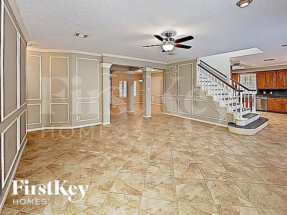4th image of 3910 Rock Springs Dr