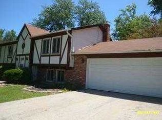 529 Northgate Rd, Lindenhurst, IL 60046