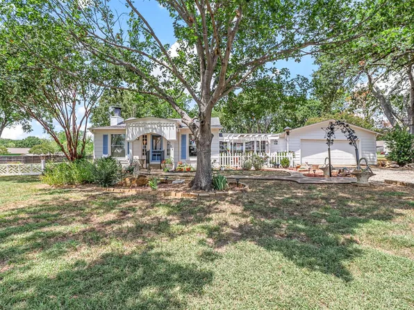 648 Stagecoach Dr, Oak Pt, TX 75068