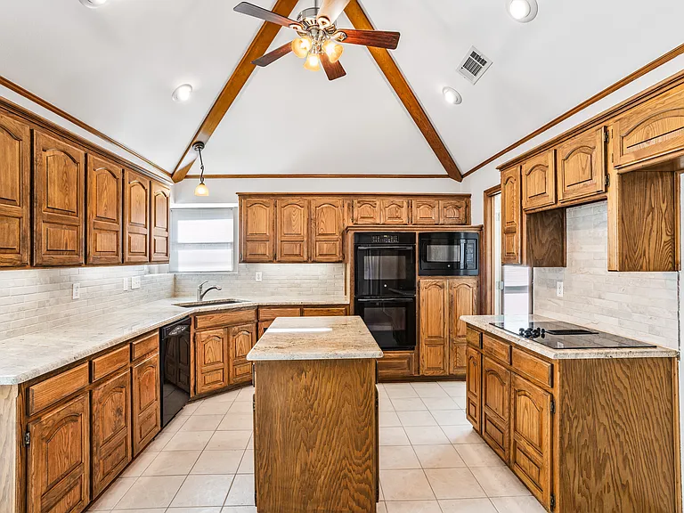 2942 Woodland Hills Dr — Photo 13