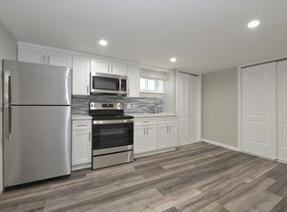 9110 182nd St, Hollis, NY 11423