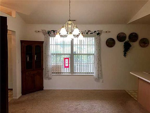 4th image of 1435 Riverbend Dr