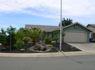 425 Viewpoint Dr, Redding, CA 96003