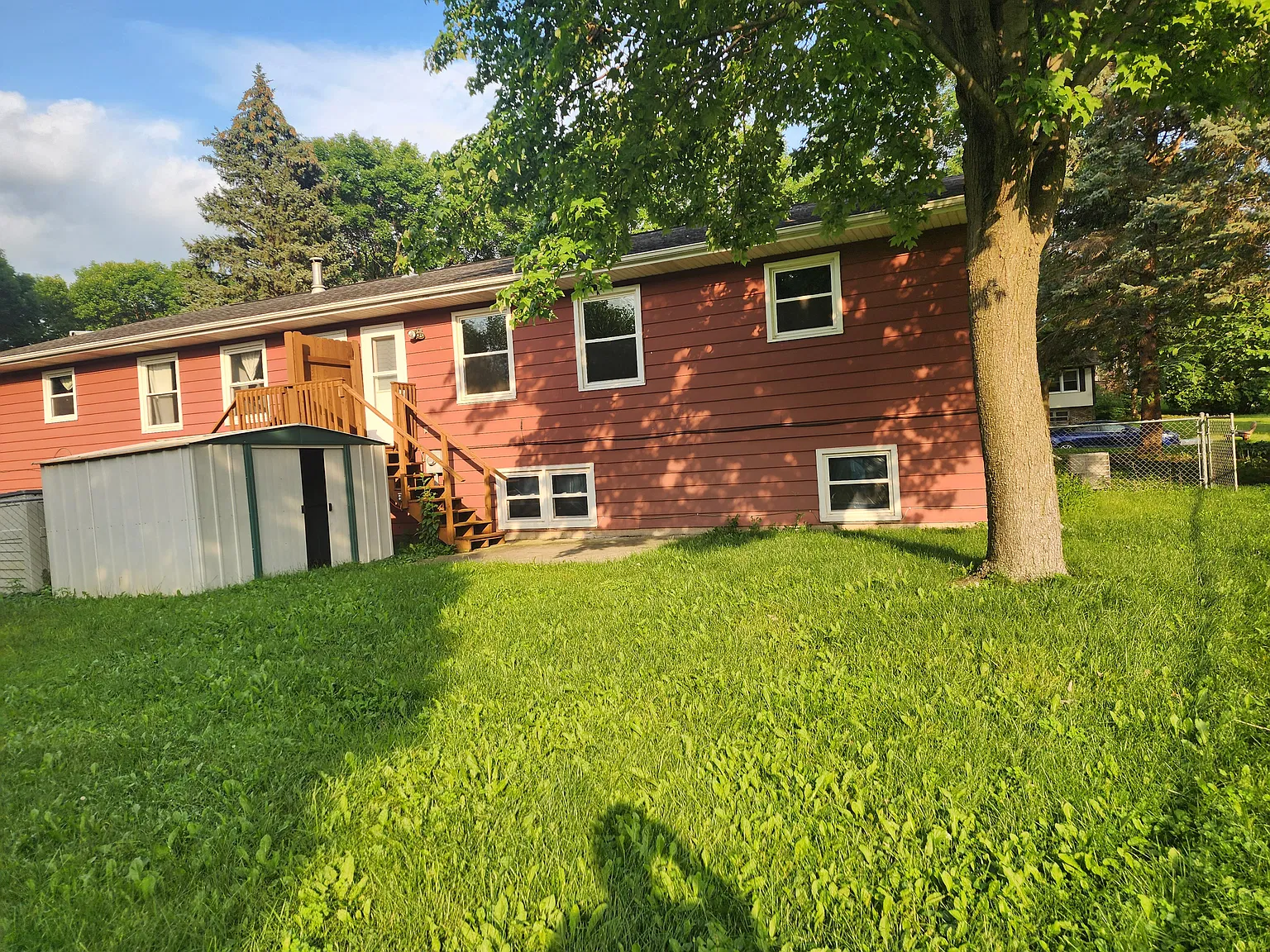 4 bed, 1.5 bath, 1700 sqft, $2,200 — Photo 2