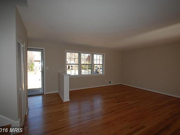 3rd image of 4237 Willow Woods Dr
