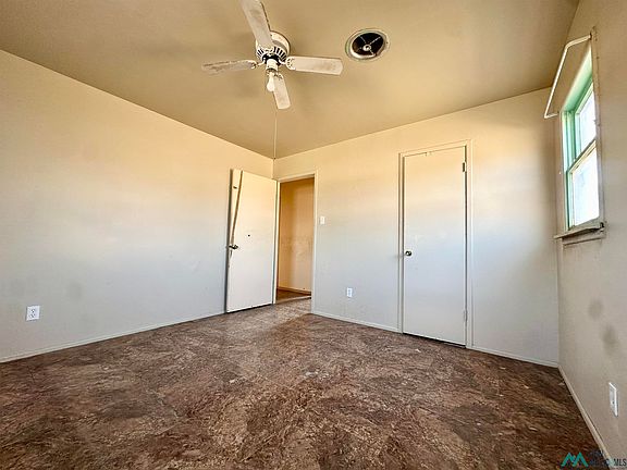 5th image of 3101 N Fowler St