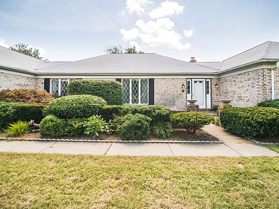 2nd image of 891 Gallant Fox Ln