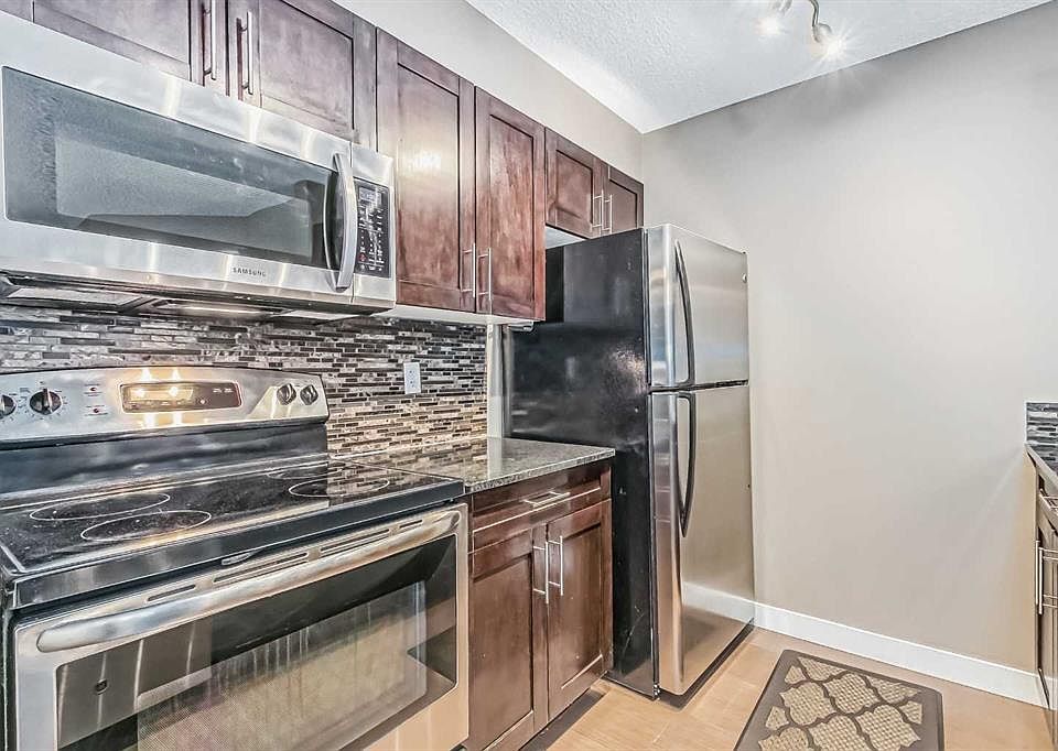 1st image of 195 E Kincora Glen Rd NW #305