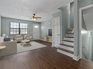 618 E Johnston St, Olathe, KS 66061