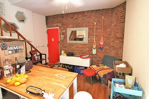 Rented by JK Dansar Corp | media 31