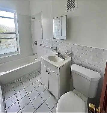 1711 Taylor Ave — Photo 6