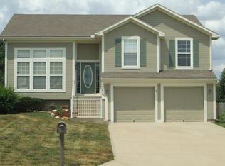 22629 Saint Francis Ct, Spring Hill, KS 66083