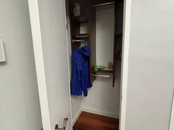 220 East 54th Street image 6 of 18